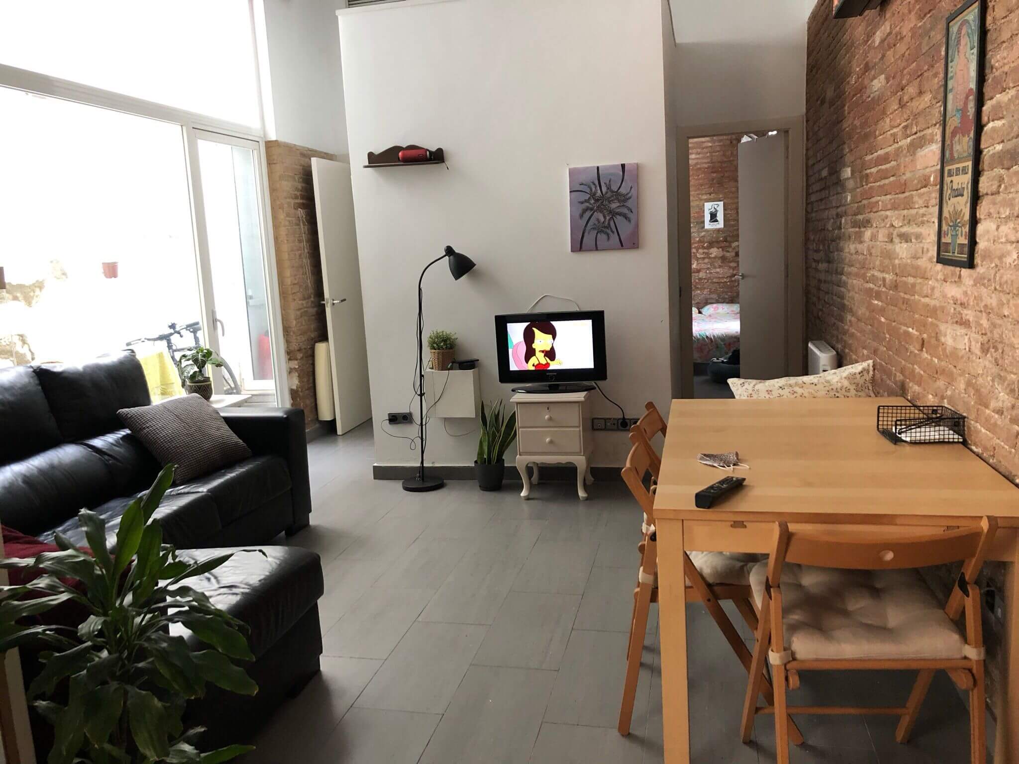 Bajo amueblado y con terraza en el Ensanche - Imagen 4